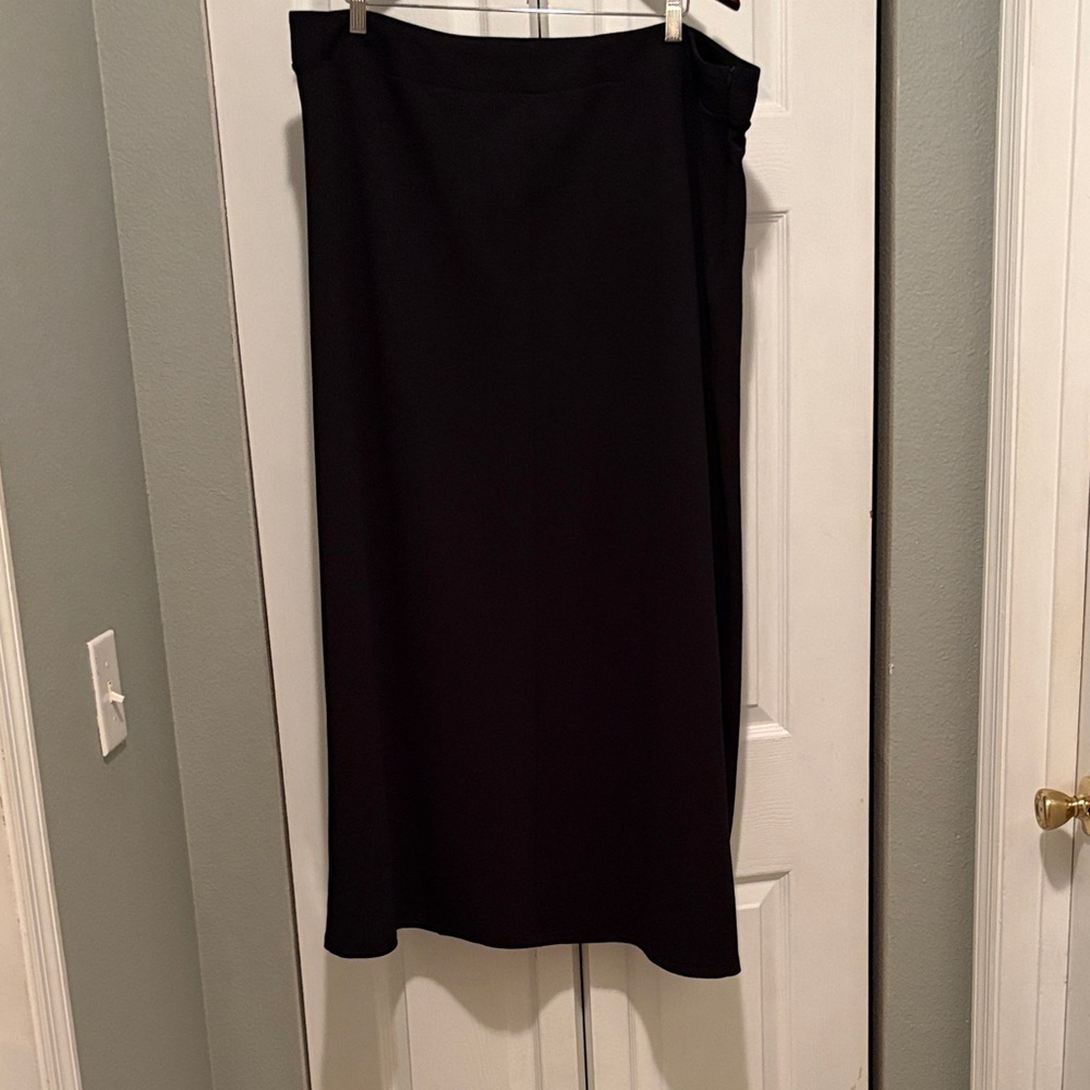 Chic Black Midi Skirt for Women